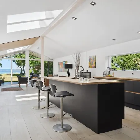 Kennet - 30m From The Sea By Interhome *