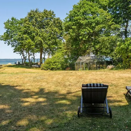 Kennet - 30m From The Sea By Interhome *