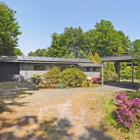 Kennet - 30m From The Sea By Interhome